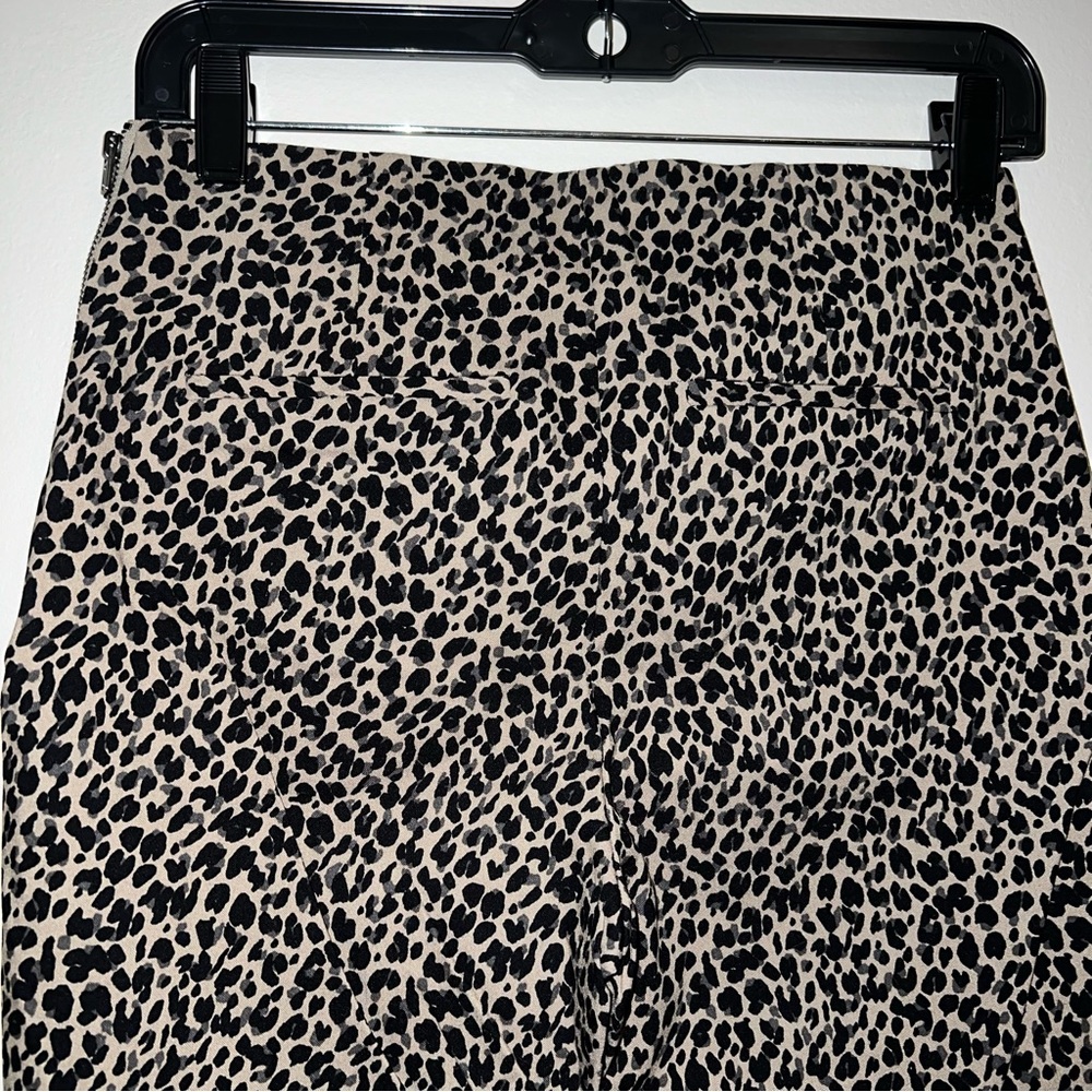 Cheetah ankle pull on pant sz 4 fitted leopard elastic waist side zip high rise - Picture 3 of 12